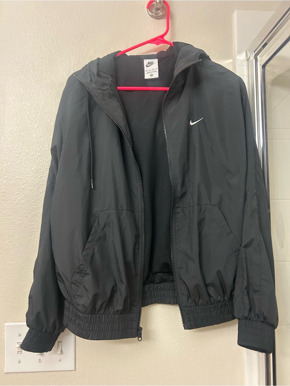 Nike Women’s Black Hooded Windbreaker Jacket
